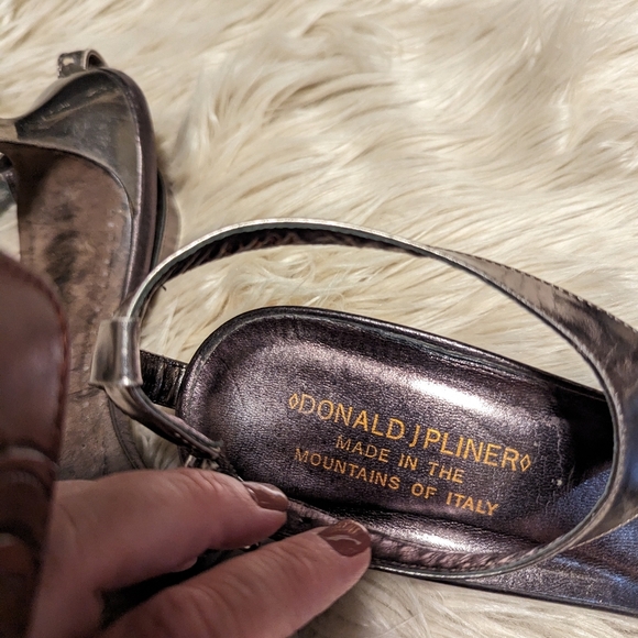 Donald J Pliner  metallic heels size 10 M - Picture 4 of 5